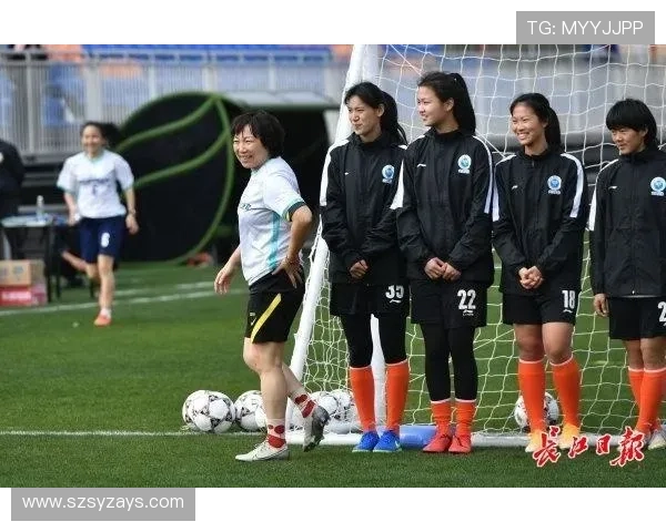 18企鹅足球明星赛激情碰撞展现球场魅力与友谊的完美结合